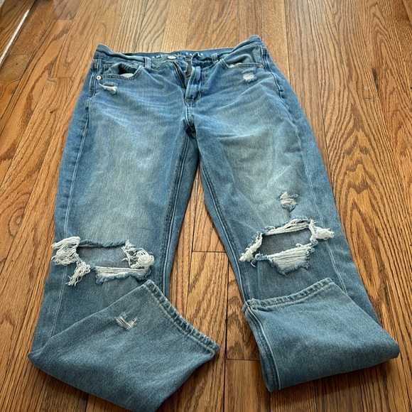 American Eagle Mom Jean - Picture 3 of 3